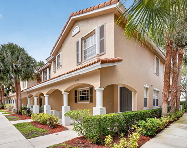 1418 W Wickham Circle - Photo Thumbnail 1
