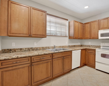 1418 W Wickham Circle - Photo Thumbnail 7