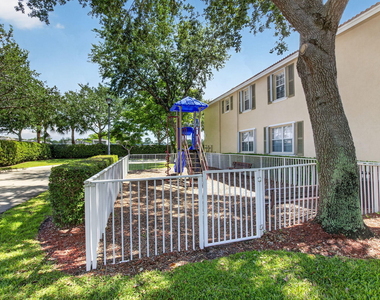 1418 W Wickham Circle - Photo Thumbnail 27