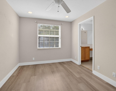 1418 W Wickham Circle - Photo Thumbnail 14