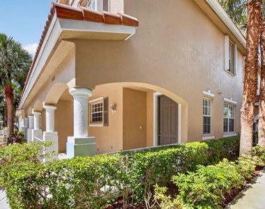 1418 W Wickham Circle - Photo Thumbnail 25