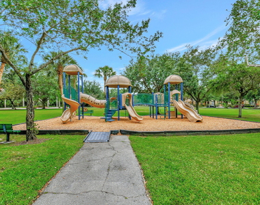 1418 W Wickham Circle - Photo Thumbnail 37