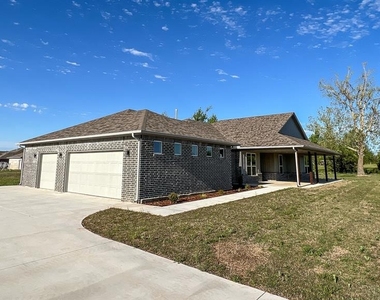 102 Olde Mill Road - Photo Thumbnail 4