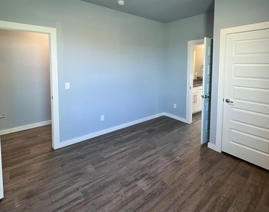 104 Olde Mill Road - Photo Thumbnail 32