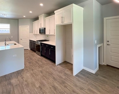 17611 Natalie Court - Photo Thumbnail 11
