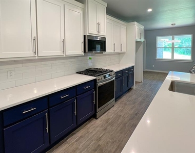 17611 Natalie Court - Photo Thumbnail 8