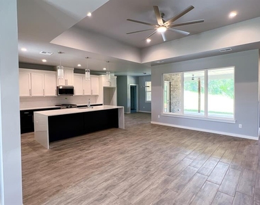 17611 Natalie Court - Photo Thumbnail 4