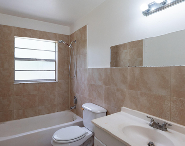 1218 Giller Avenue - Photo Thumbnail 4