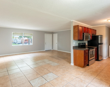 1218 Giller Avenue - Photo Thumbnail 1