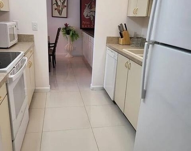 5440 N Ocean Drive - Photo Thumbnail 12