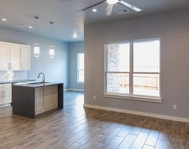 504 Remington Avenue - Photo Thumbnail 5