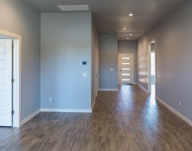 629 Remington Avenue - Photo Thumbnail 12