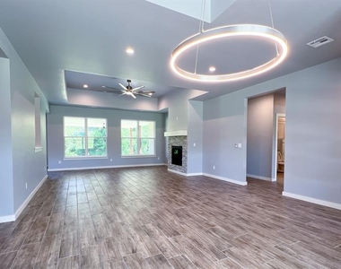 1724 Salma Road - Photo Thumbnail 2