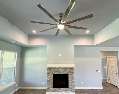 1724 Salma Road - Photo Thumbnail 3