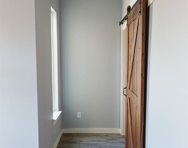 1796 Salma Road - Photo Thumbnail 25