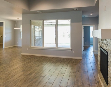 1796 Salma Road - Photo Thumbnail 5
