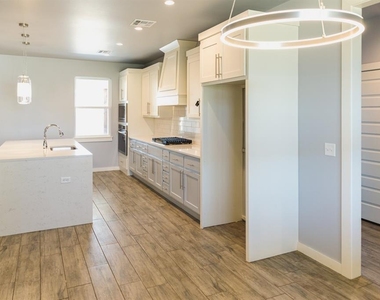 1796 Salma Road - Photo Thumbnail 14