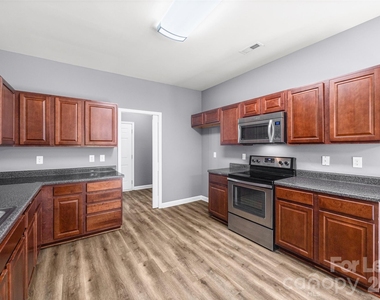 2618 Grayson Parkway - Photo Thumbnail 9
