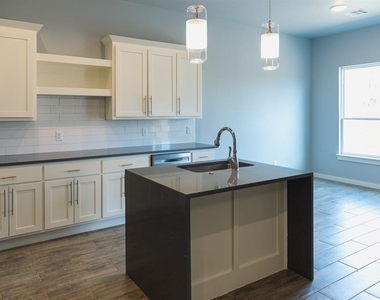 512 Remington Avenue - Photo Thumbnail 15