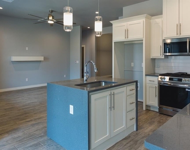 512 Remington Avenue - Photo Thumbnail 16