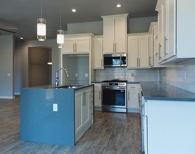 512 Remington Avenue - Photo Thumbnail 17