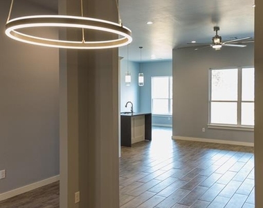 512 Remington Avenue - Photo Thumbnail 9