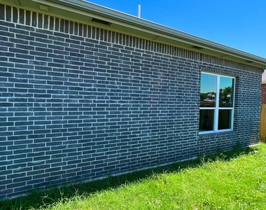 605 Remington Avenue - Photo Thumbnail 24