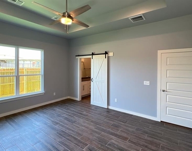 605 Remington Avenue - Photo Thumbnail 8