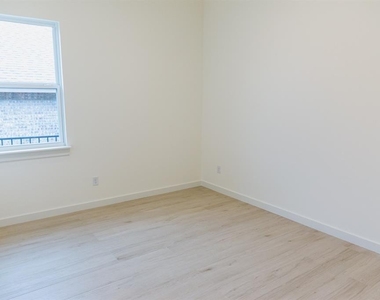 509 Beechwood Way - Photo Thumbnail 14