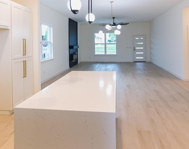 509 Beechwood Way - Photo Thumbnail 6