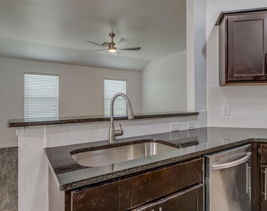 1720 Castle Street - Photo Thumbnail 12