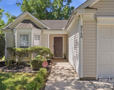 9740 Veronica Drive - Photo Thumbnail 16