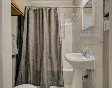 3211 N Military Avenue - Photo Thumbnail 5