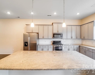 9420 Ainslie Downs Street - Photo Thumbnail 3