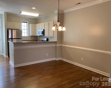 626 Old Meeting Way - Photo Thumbnail 5