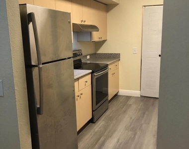 330 Crestwood Circle - Photo Thumbnail 1