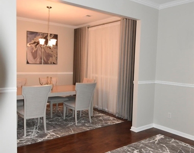 6985 Honey Tree Lane - Photo Thumbnail 3