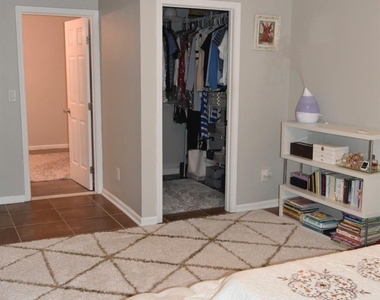 6985 Honey Tree Lane - Photo Thumbnail 12