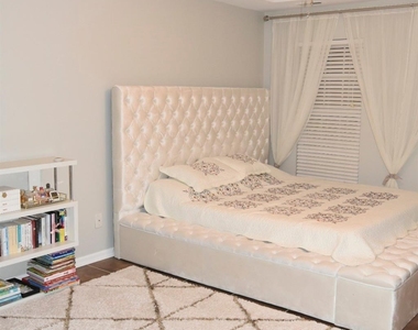 6985 Honey Tree Lane - Photo Thumbnail 11