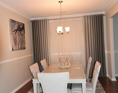 6985 Honey Tree Lane - Photo Thumbnail 4