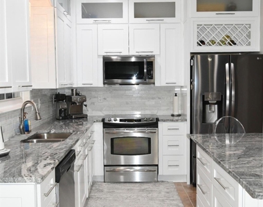 6985 Honey Tree Lane - Photo Thumbnail 9