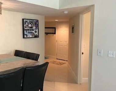 700 S Crestwood Ct Court S - Photo Thumbnail 7