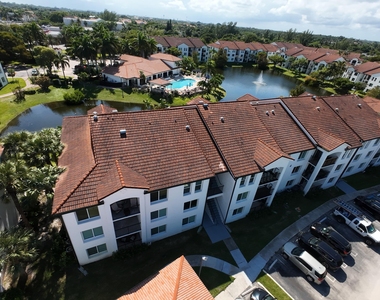 822 Villa Circle - Photo Thumbnail 28