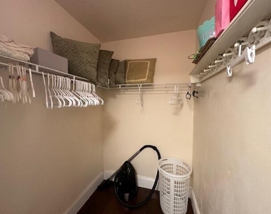 822 Villa Circle - Photo Thumbnail 14