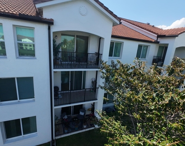 822 Villa Circle - Photo Thumbnail 4
