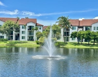 822 Villa Circle - Photo Thumbnail 3