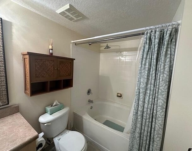 822 Villa Circle - Photo Thumbnail 13