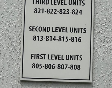 822 Villa Circle - Photo Thumbnail 27