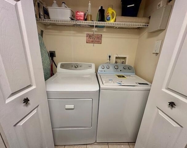 822 Villa Circle - Photo Thumbnail 8