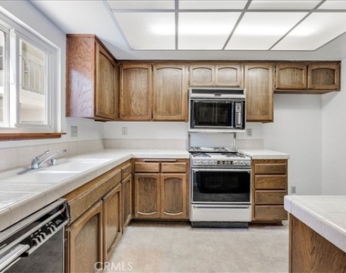 636 E Harvard Road - Photo Thumbnail 3